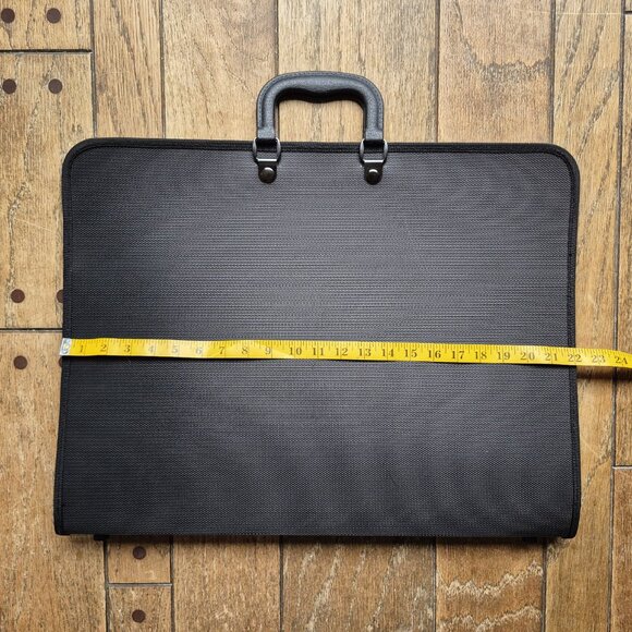 Art portfolio bag, 22" x 17" x 2" - Picture 3 of 6